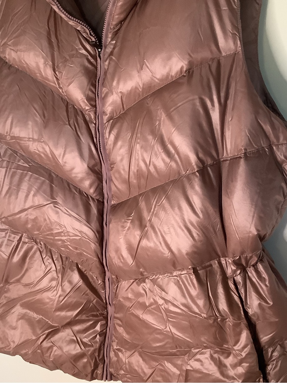 Athleta Lofty Goose Down Puffer Vest Dogwood Mauve Medium - Picture 2 of 6
